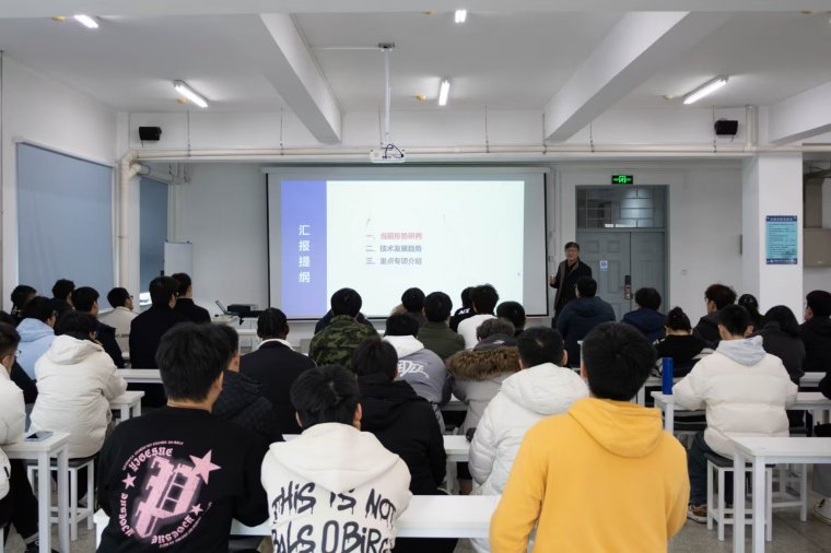 1749040190282052965.jpg 哈尔滨工业大学赵杰教授来公司作“机器人当前形势与发展重点”专题讲座1.jpg